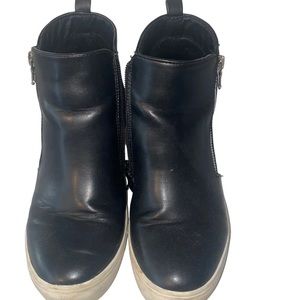 Black wedge sneakers